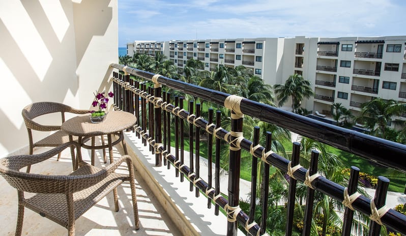 DREAMS RIVIERA CANCUN FAMILY SUITE PREMIUM BALCONY